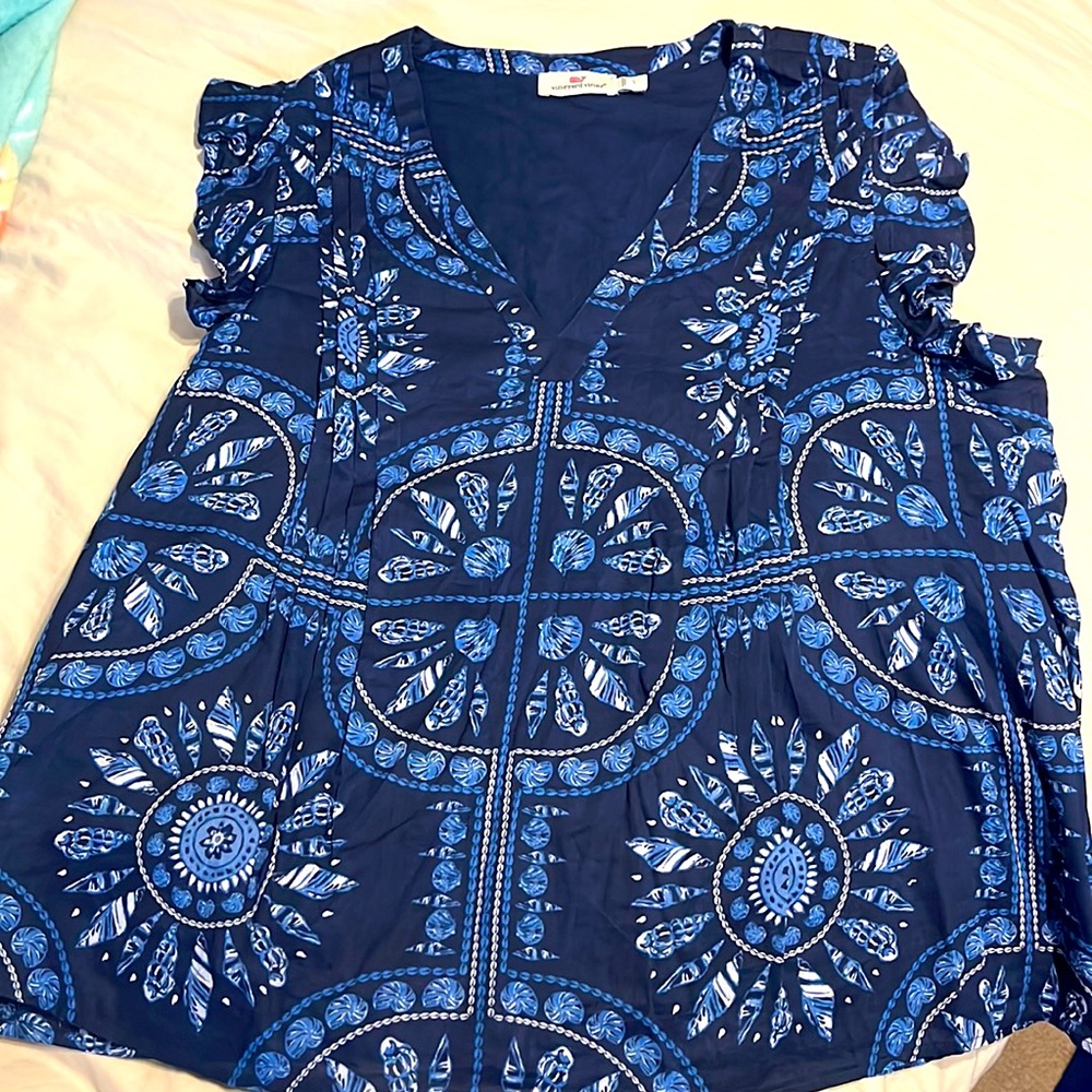 Vineyard vines top